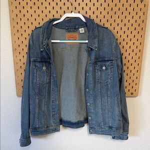 Levi's Oversized Trucker Jean Jacket